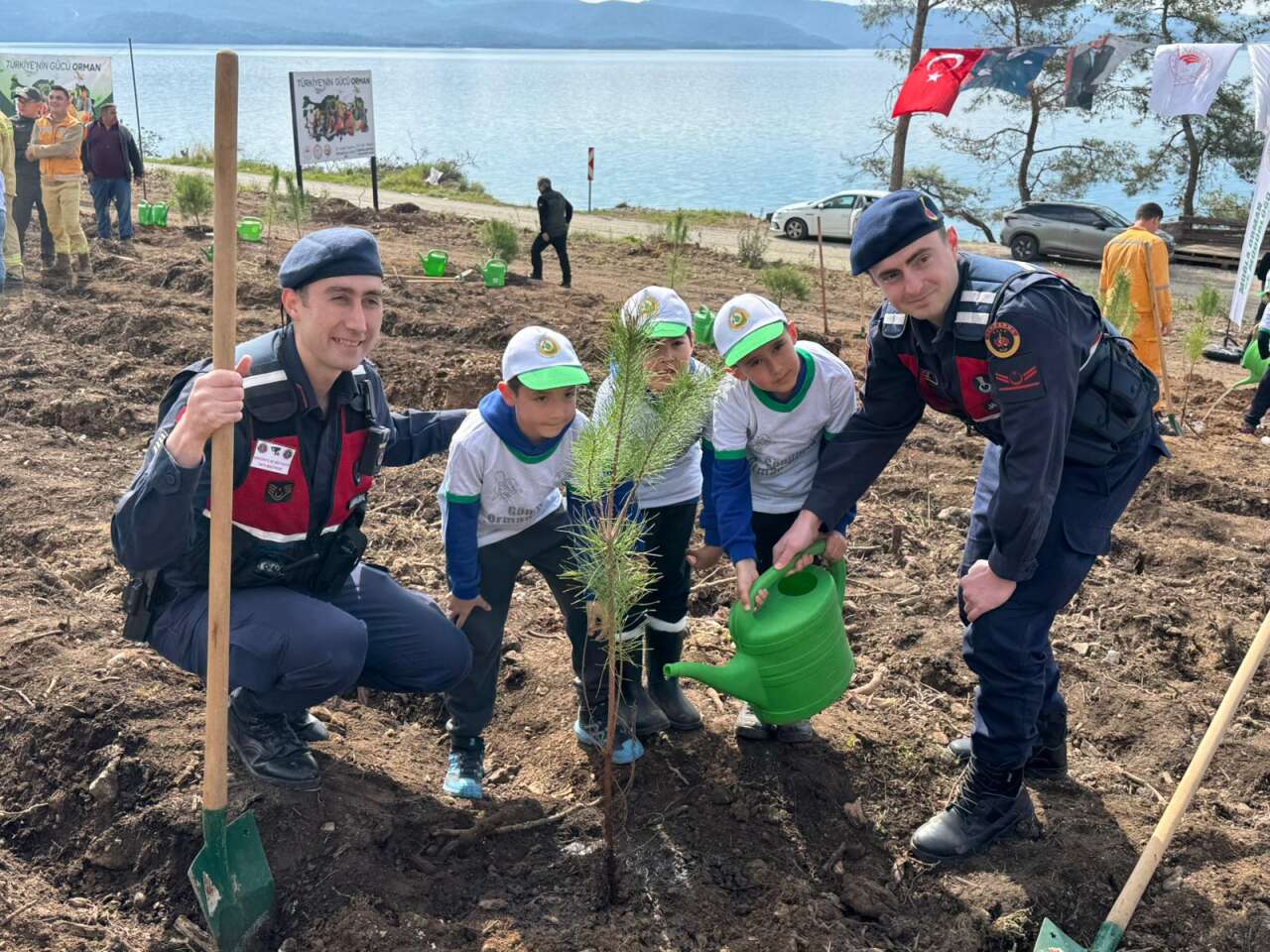 Muğla’da Orman Haftası Etkinliği: 28 Bin Fidan Toprakla Buluşuyor 19